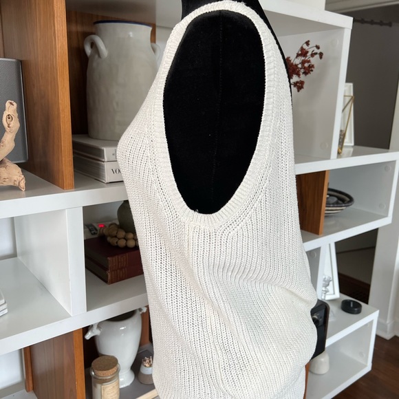 Aritzia Babaton white backless tank in size small - Picture 5 of 9
